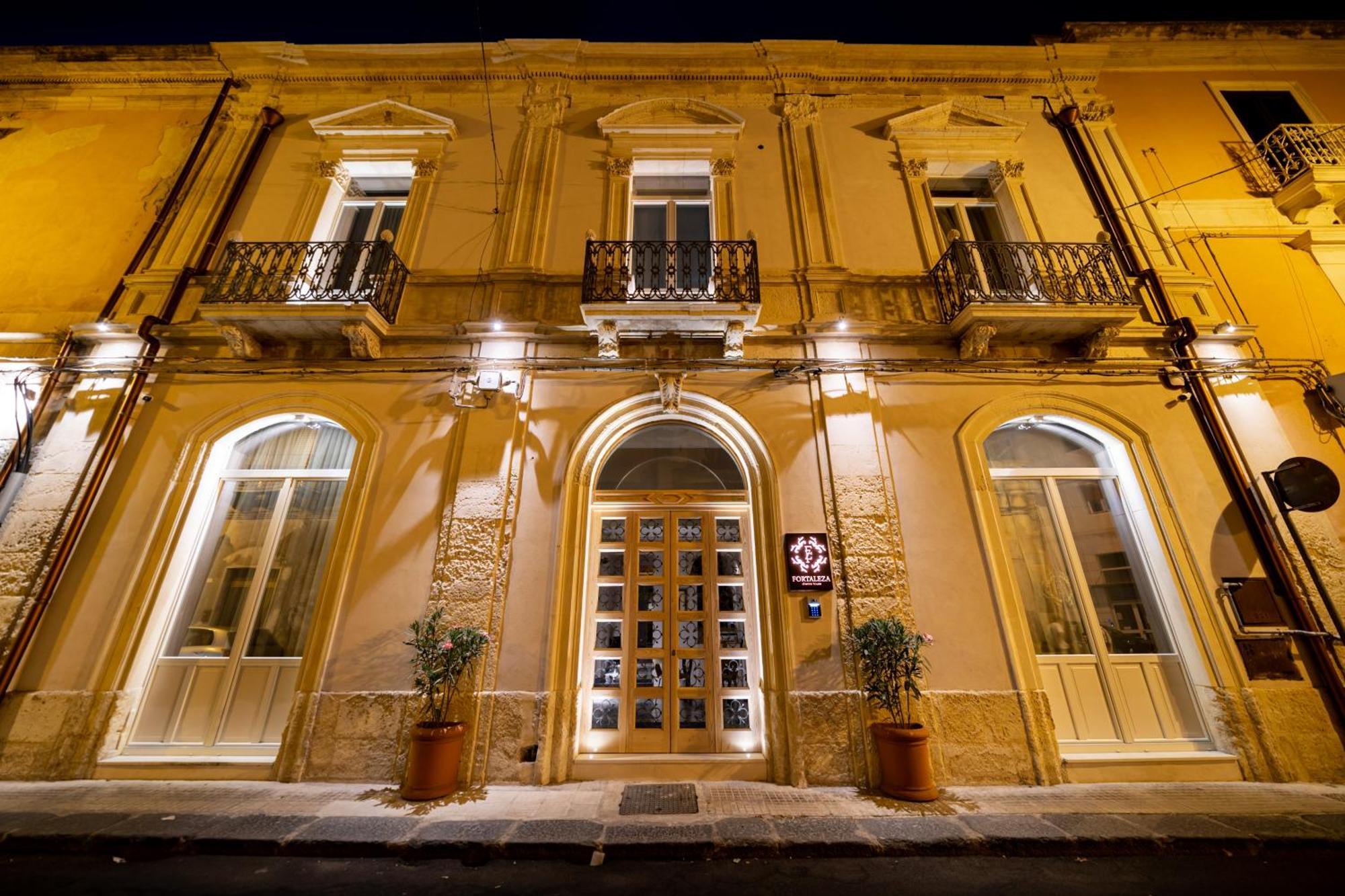 Fortaleza Charme House Syracuse Exterior photo
